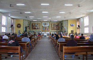Paróquias da Arquidiocese voltam a ter missas com a presença de fieis